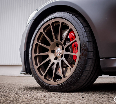 Фото дисков HRE 303M на Mercedes-Benz C-Class (W205)