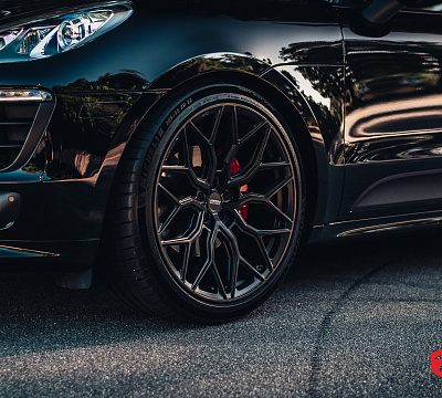 Фото дисков Vossen HF-2 на Porsche Macan I