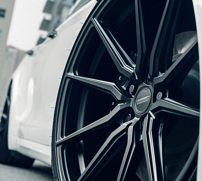 Фото дисков Vossen HF-3 на Tesla Model S