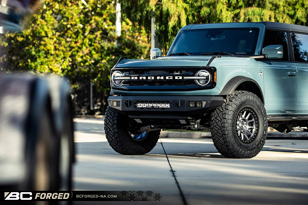 Фото дисков BC Forged RD03-BL Сатиновый тонированный лак на Ford Bronco