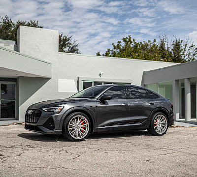 Фото дисков Vossen HF-4T на Audi E-tron