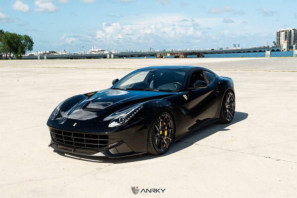 Фото дисков Anrky AN12 Черный глянец на Ferrari F12
