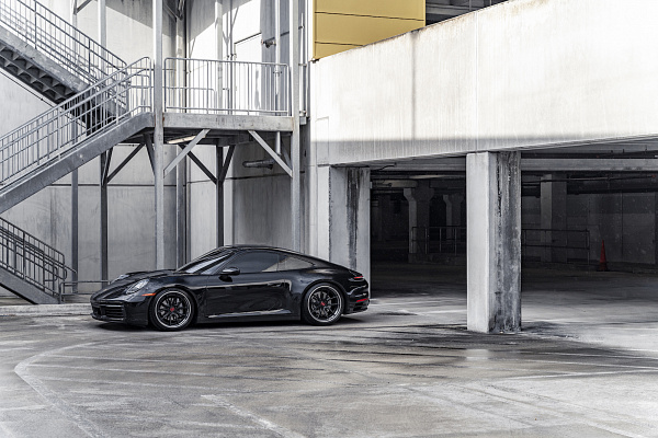 Фото дисков Strasse Wheels SV5 Deep Concave FS Черный сатин на Porsche 911 VIII