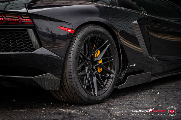 Фото дисков Vossen EVO-5 Черный глянец на Lamborghini Aventador