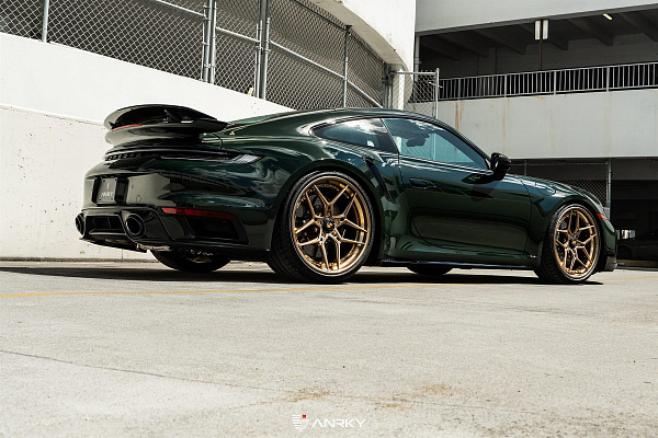 Фото дисков Anrky S3-X4 Глянцевое темное золото на Porsche 911 VIII