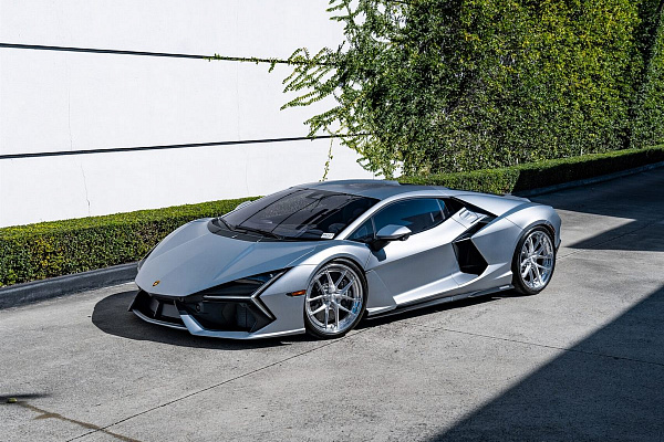 Фото дисков Anrky XR-301 Глянцевый лак на Lamborghini Revuelto