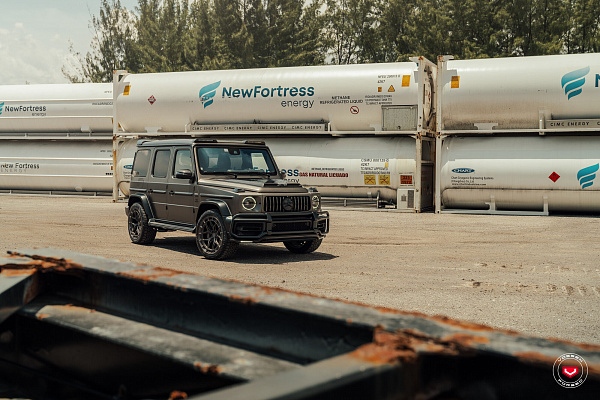Фото дисков Vossen LC3-01 Глянцевый темный лак на Mercedes-Benz G-Class III