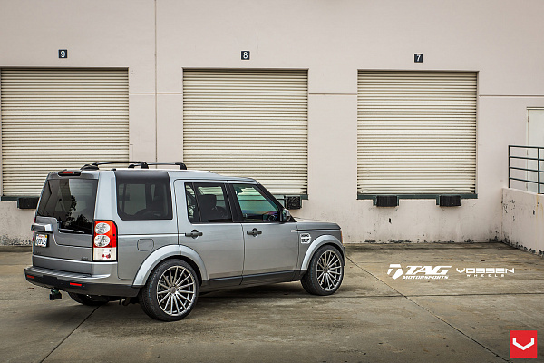 Фото дисков Vossen VFS-2 Серебро на Land Rover Discovery IV