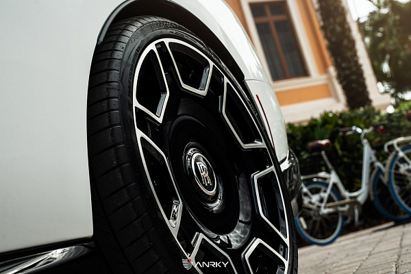 Фото дисков Anrky RF-177 Алмазная проточка на Rolls-Royce Spectre