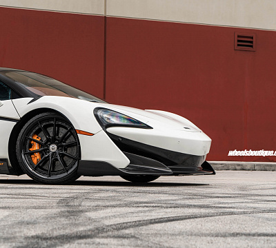 Фото дисков HRE S104SC на McLaren 600