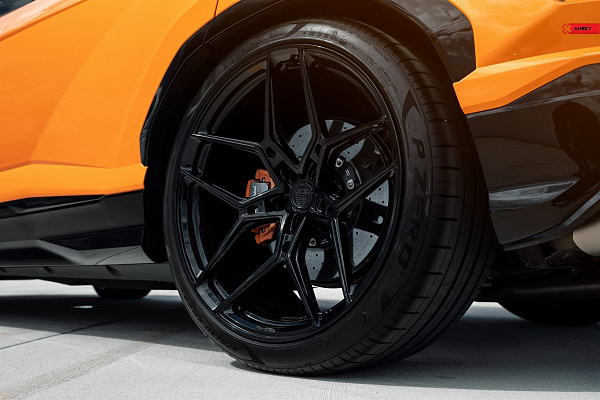 Фото дисков Anrky S1-X4 Черный глянец на Lamborghini Urus