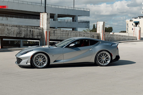 Фото дисков Anrky AN20 Глянцевый лак на Ferrari 812