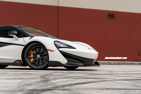 Фото дисков HRE S104SC Черный сатин на McLaren 600