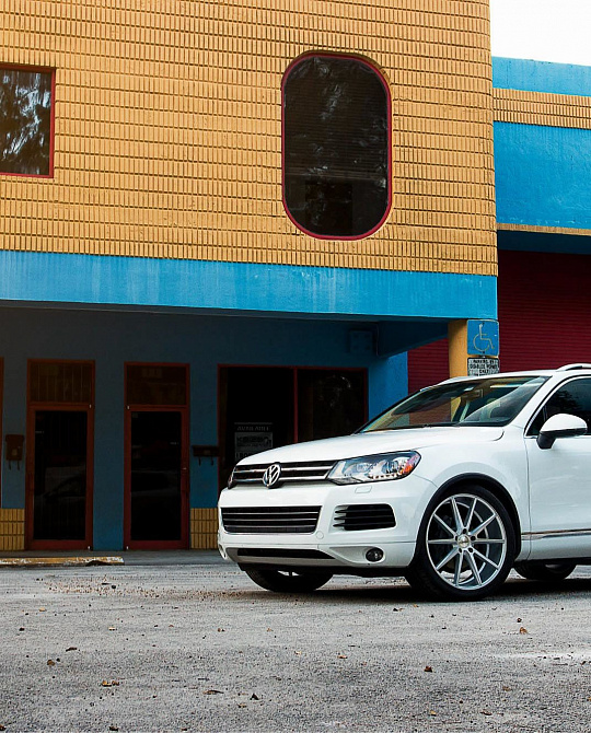 Фото дисков VFS-1 Серебро на Volkswagen Touareg II
