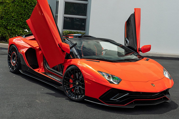 Фото дисков Anrky AN20 Черный глянец на Lamborghini Aventador
