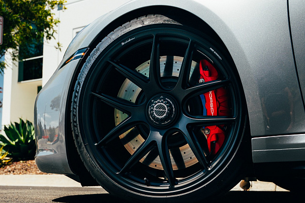 Фото дисков Brixton Forged FDE01 Черный сатин на Porsche 911 VIII