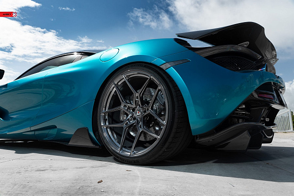 Фото дисков Anrky S1-X4 Глянцевый темный лак на McLaren 720S