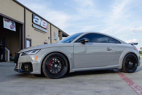 Фото дисков HRE 300 Черный сатин на Audi TT (8S)