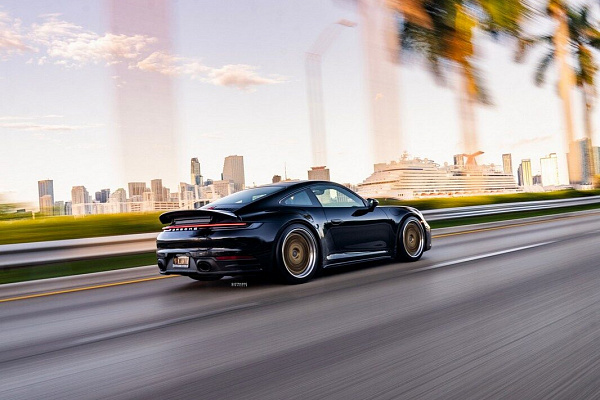 Фото дисков Strasse Wheels SC20 Track Сатиновое золото на Porsche 911 VIII