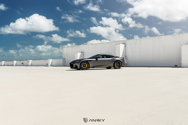 Фото дисков Anrky AN33 Черный сатин на Aston Martin DBS 3