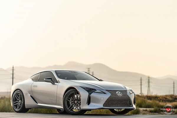 Фото дисков Vossen M-X1 Черный глянец на Lexus LC 500