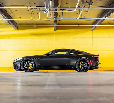 Фото дисков Brixton Forged PF8 на Aston Martin DBS 3