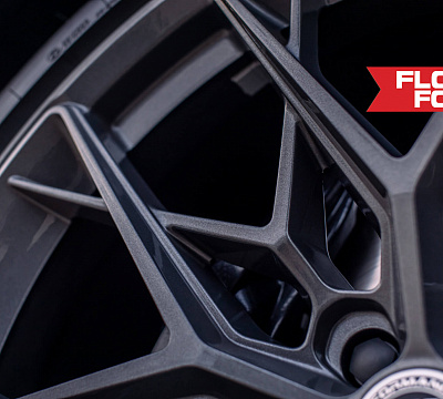 Фото дисков HRE FF10 на Audi Q8