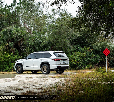 Фото дисков BC Forged TD01 на Toyota Sequoia III