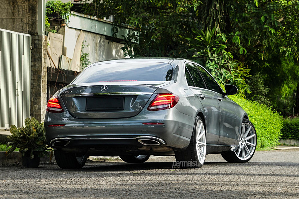 Фото дисков Vossen VFS-10 Серебро на Mercedes-Benz E-Class (W213, S213, C238)