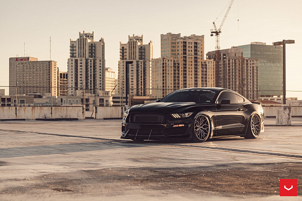 Фото дисков Vossen HF-2 Алмазная проточка на Ford Mustang VI