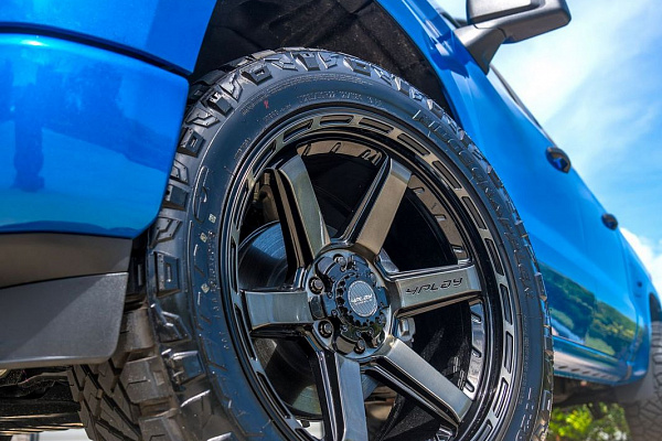 Фото дисков 4PLAY 4P63 Черный глянец на Chevrolet Silverado IV