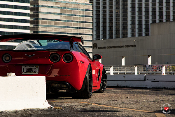 Фото дисков Vossen M-X2 Черный сатин на Chevrolet Corvette C6