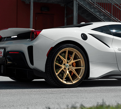 Фото дисков HRE P101 на Ferrari 488