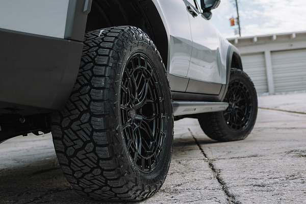 Фото дисков Vossen HFX-1 (6-Lug) Черный глянец на Lexus GX III