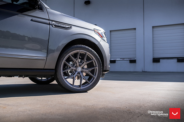 Фото дисков Vossen HF6-4 Сатиновый графит на Lincoln Navigator IV