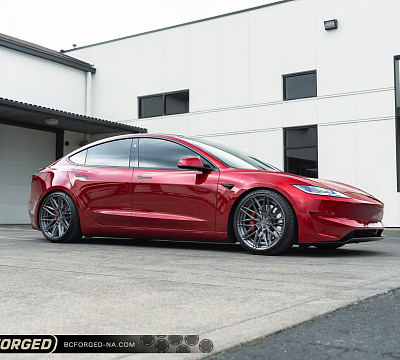 Фото дисков BC Forged HCA675 на Tesla Model 3