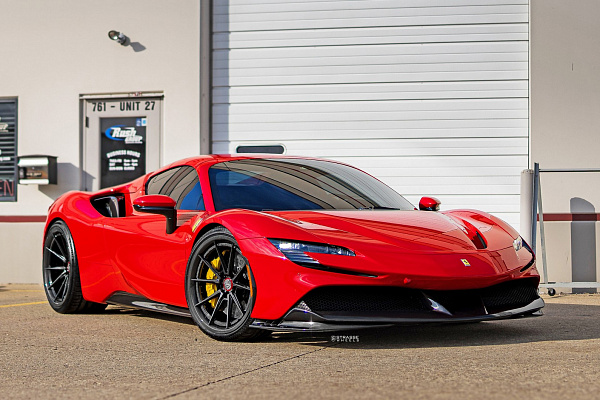 Фото дисков Savini SV10 Другой цвет на Ferrari SF90