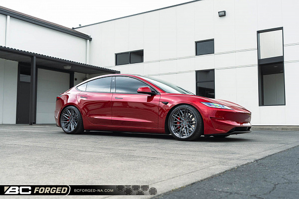 Фото дисков BC Forged HCA675 Сатиновый тонированный лак на Tesla Model 3