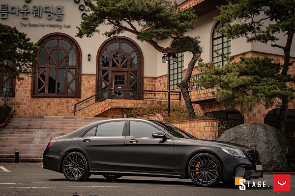 Фото дисков Vossen VFS-2 Черный глянец на Mercedes-Benz C-Class (W205)