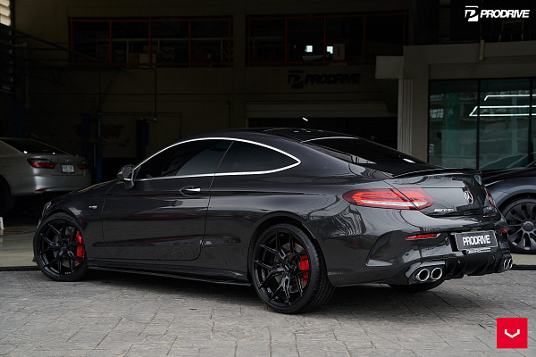 Фото дисков Vossen HF-5 Черный глянец на Mercedes-Benz C-Class (W205)