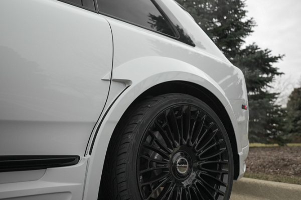 Фото дисков Brixton Forged LX01 Черный глянец на Rolls-Royce Cullinan