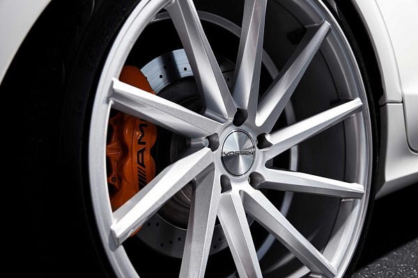 Фото дисков Vossen CVT Серебро на Mercedes-Benz CLS (C218)