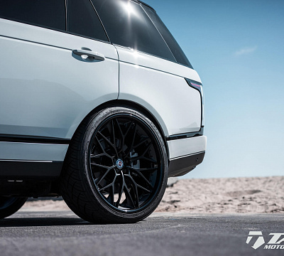 Фото дисков HRE S200 на Land Rover Range Rover IV