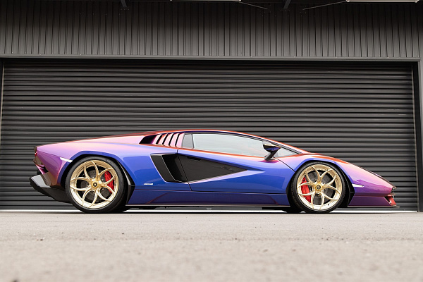 Фото дисков Anrky S2-X0 Глянцевое золото на Lamborghini Countach