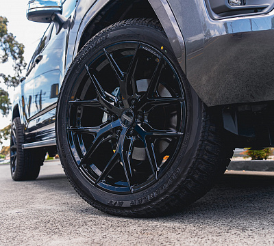 Фото дисков Vossen HF6-4 на Toyota Land Cruiser 300