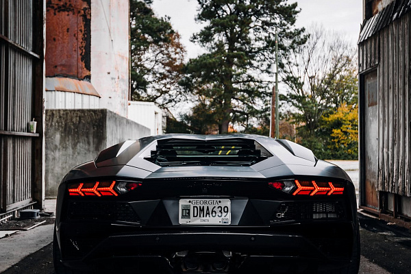 Фото дисков Brixton Forged TR05 Черный глянец на Lamborghini Aventador