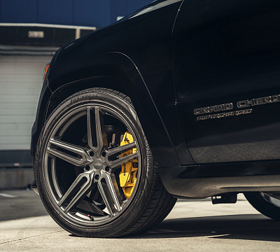 Фото дисков Vossen HF-1 на Jeep Grand Cherokee IV