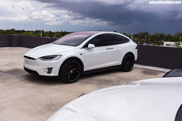 Фото дисков HRE P201 Черный сатин на Tesla Model X