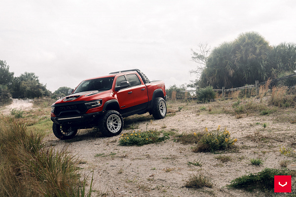 Фото дисков Vossen HFX-1 (6-Lug) Серебро на Ram 1500 V