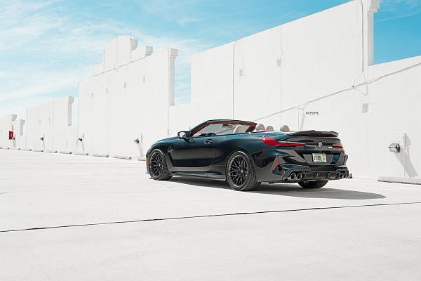 Фото дисков Strasse Wheels SV10M Track Другой цвет на BMW 8/M8